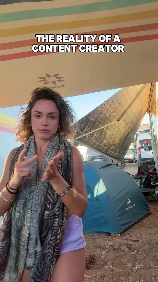 Ana Carol Serra🦄 (@anacarolserra) - Urlebird