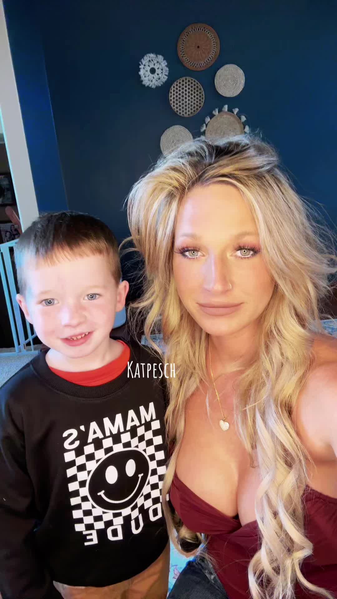 Kat pesch (@katpesch2) - Urlebird