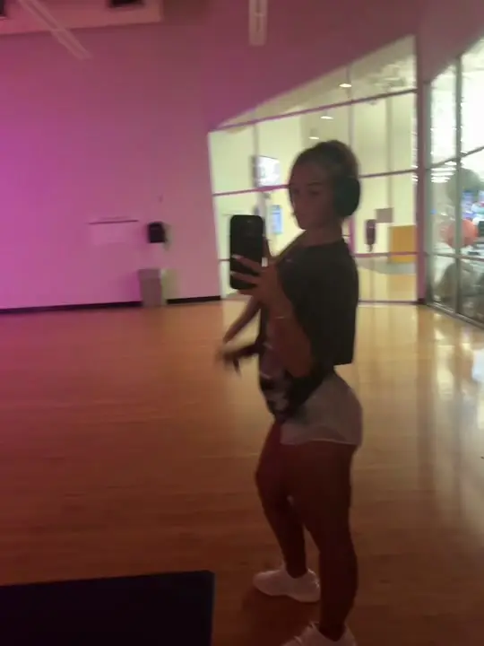 2.61K hearts, 42 shares | ju (@julianna.pey)