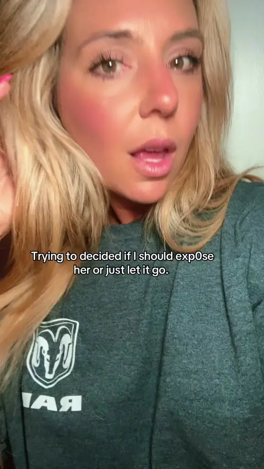 Chelsey Leigh (@thechelseyleigh) - Urlebird