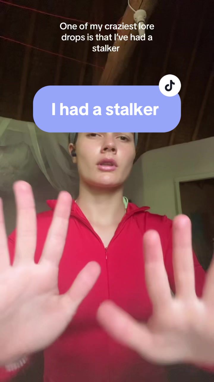 @noneofyourbuissss