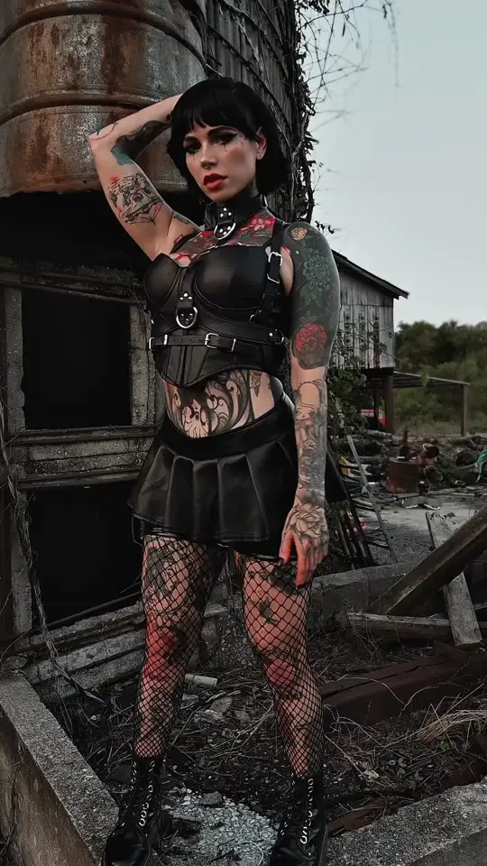 Bee ( beezzgarden) Urlebird