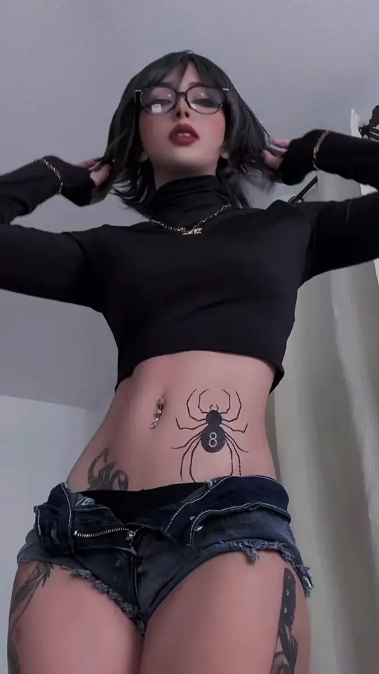 Ella Graves 🥀 (@ellapaisley69) - Urlebird