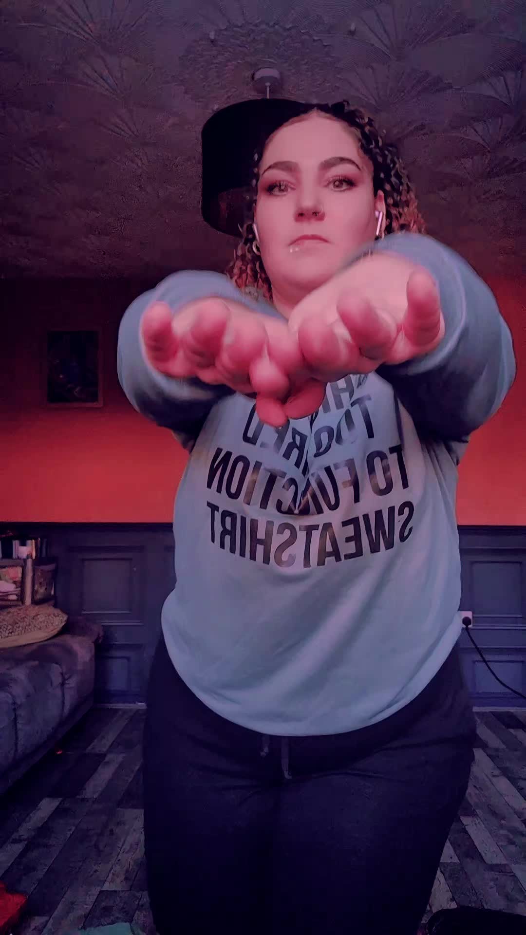 Esha Mae (@eshamae1) - Urlebird