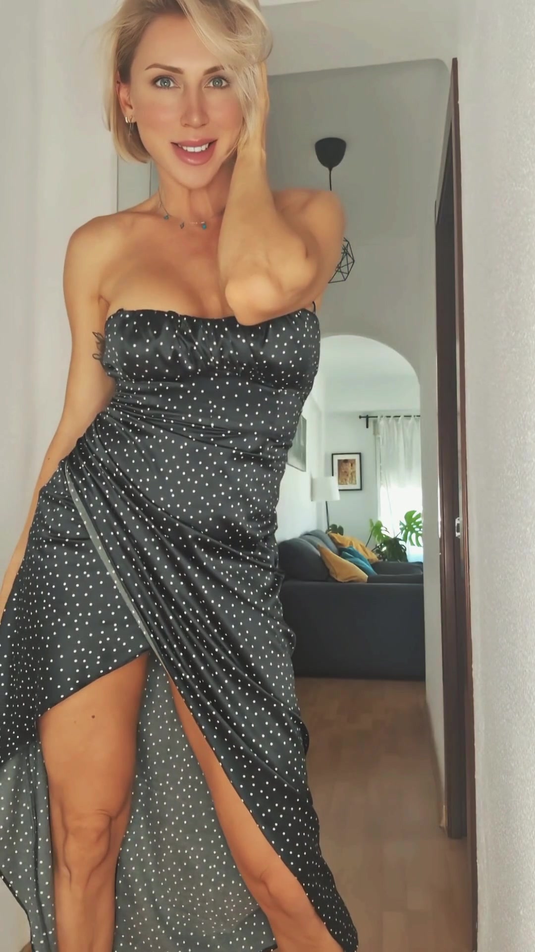 I like this dress #fakebody #longdress Tanya Fedoseeva (@tanitafed)