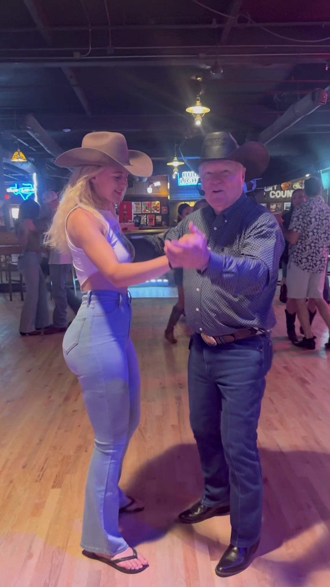 Vera Dijkmans ( itsveradijkmans) Urlebird