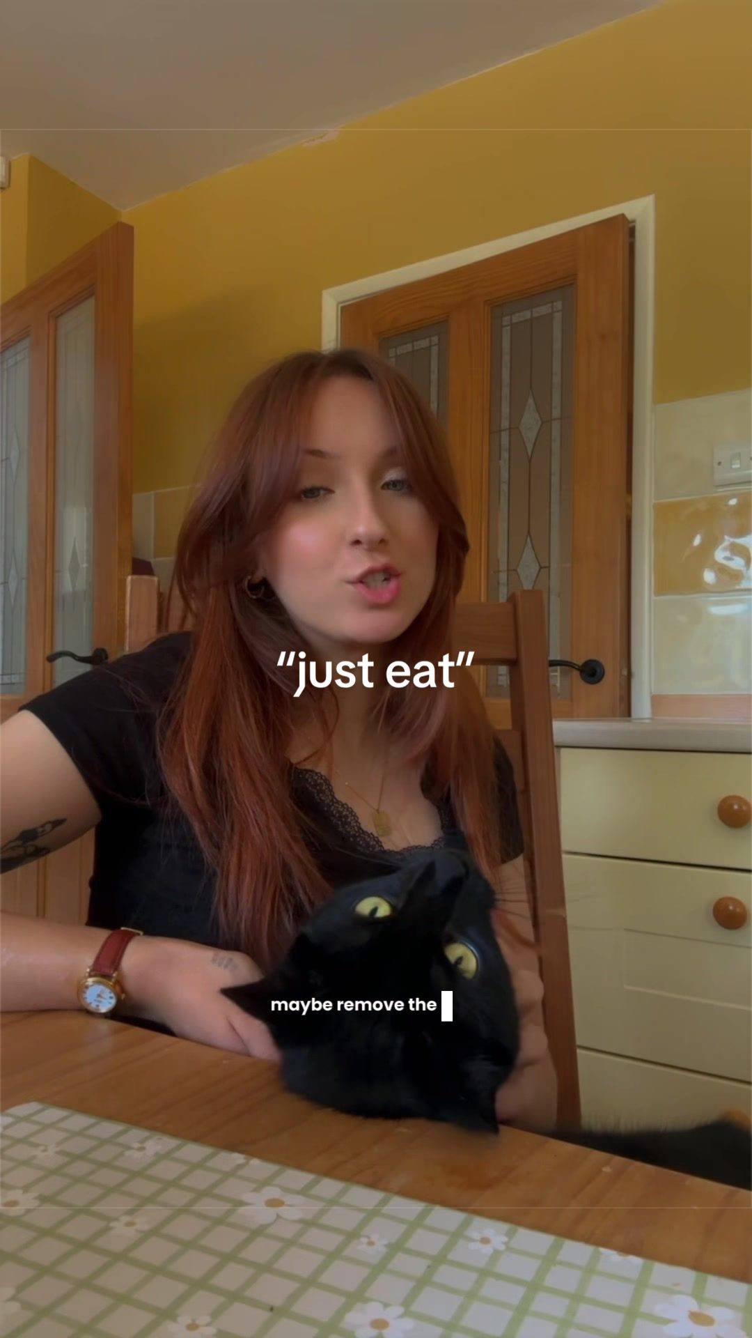 @hollsiann