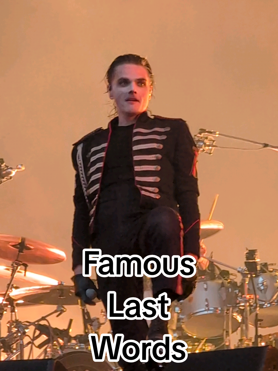 @𝔎𝔞𝔱 | alt fashion & music