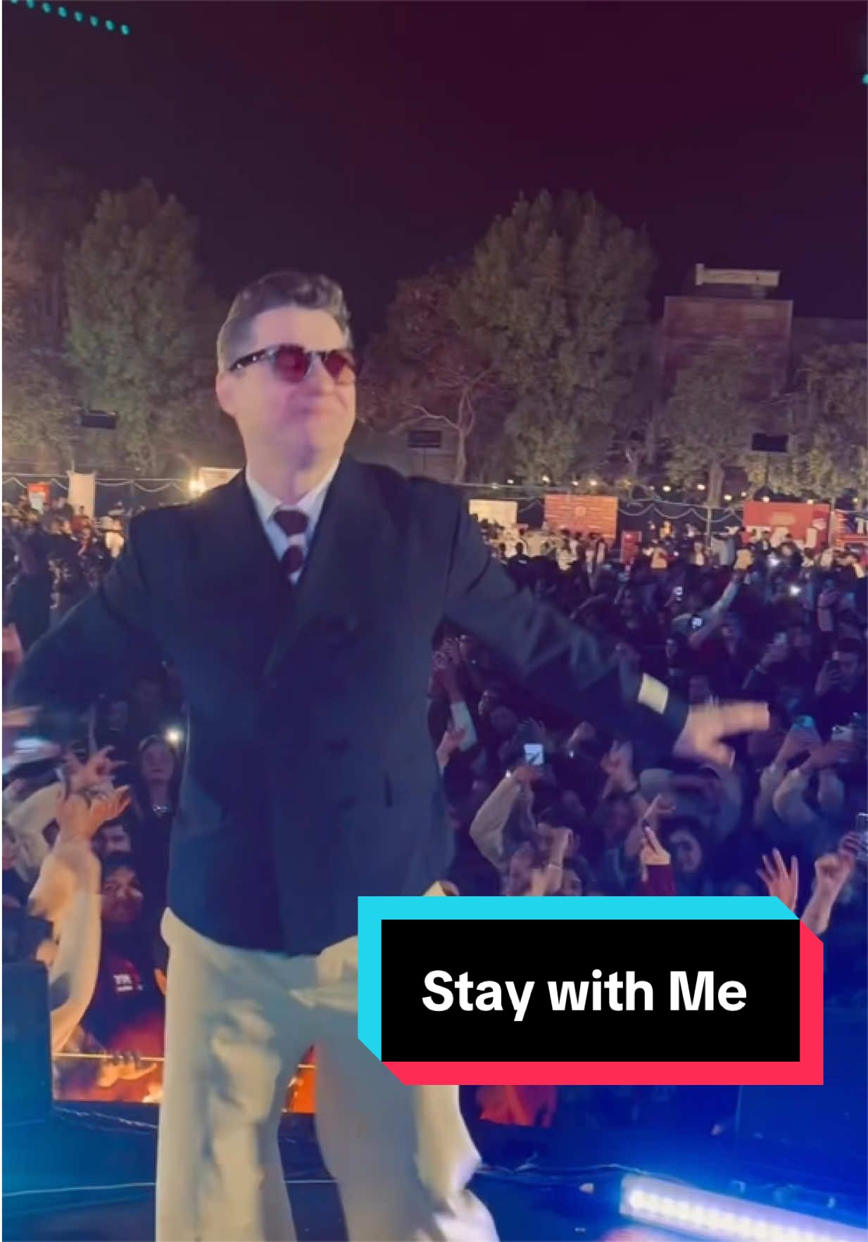 @Akcent