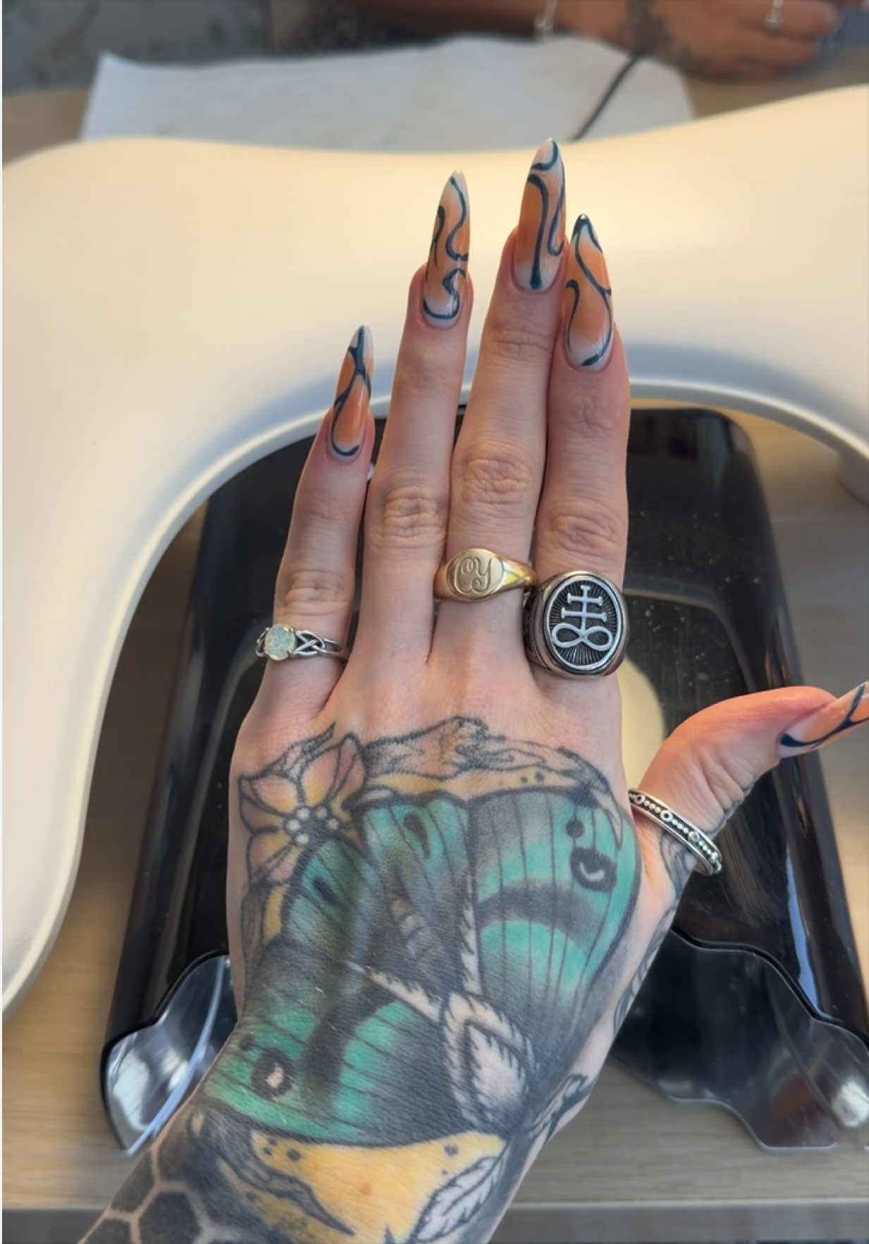 @𝕮𝖍𝖑𝖔𝖊 🖤
