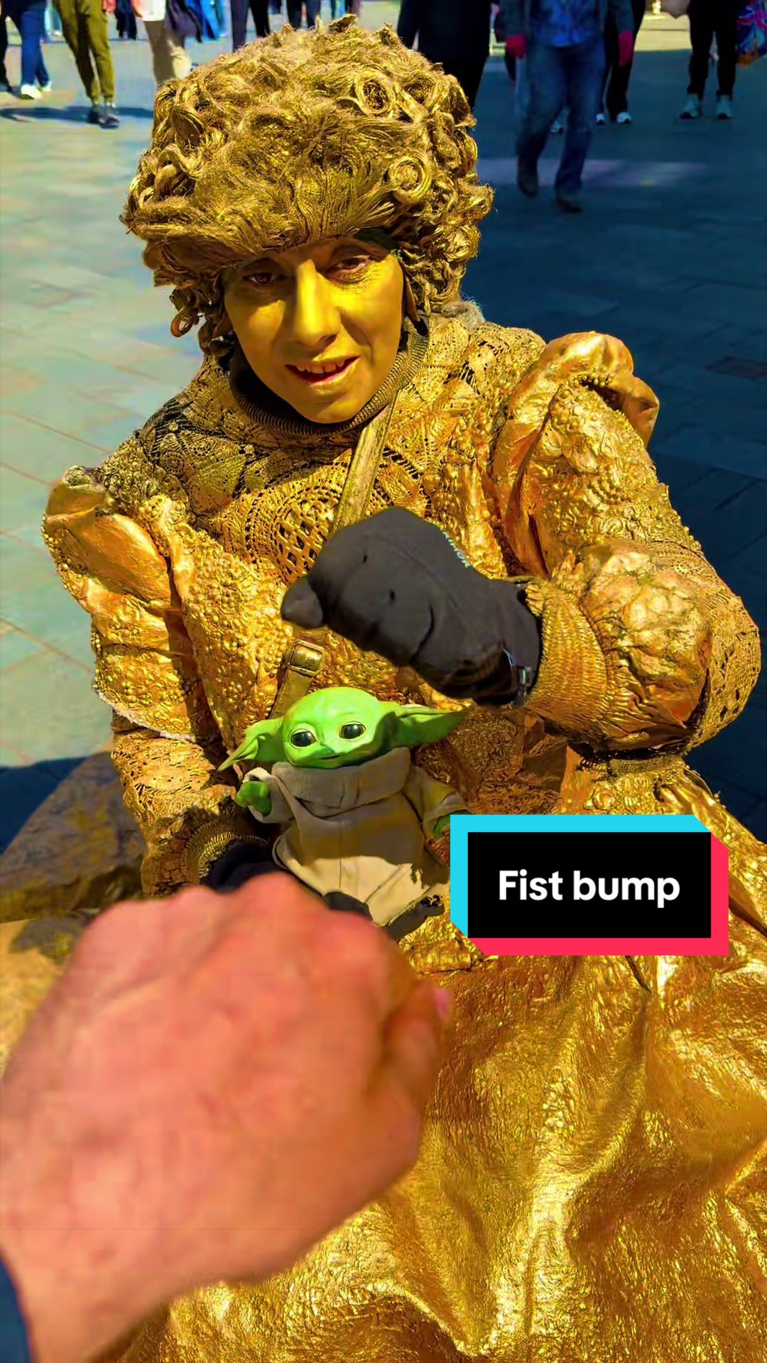 @Gold Lady / Main Character