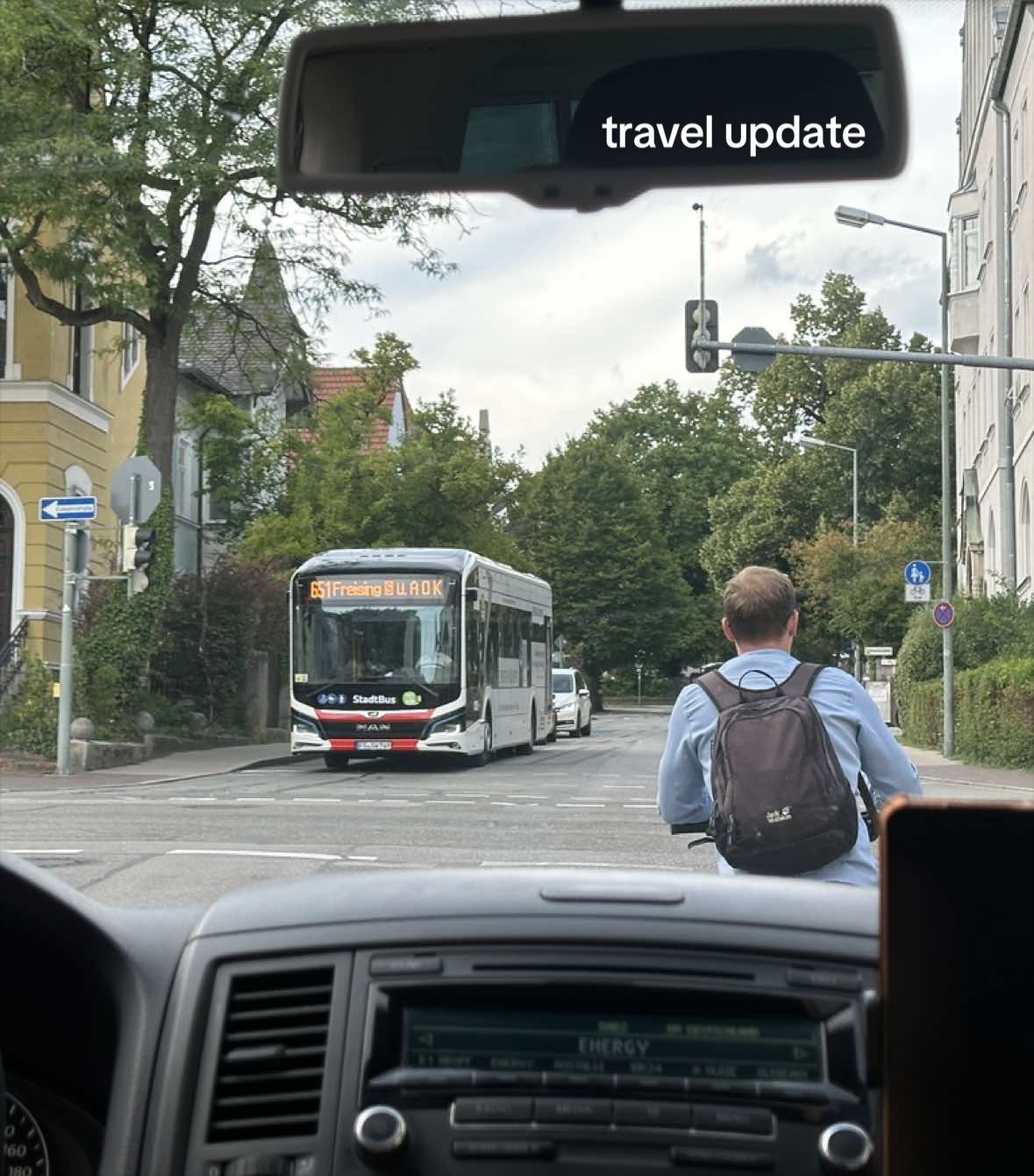 @том