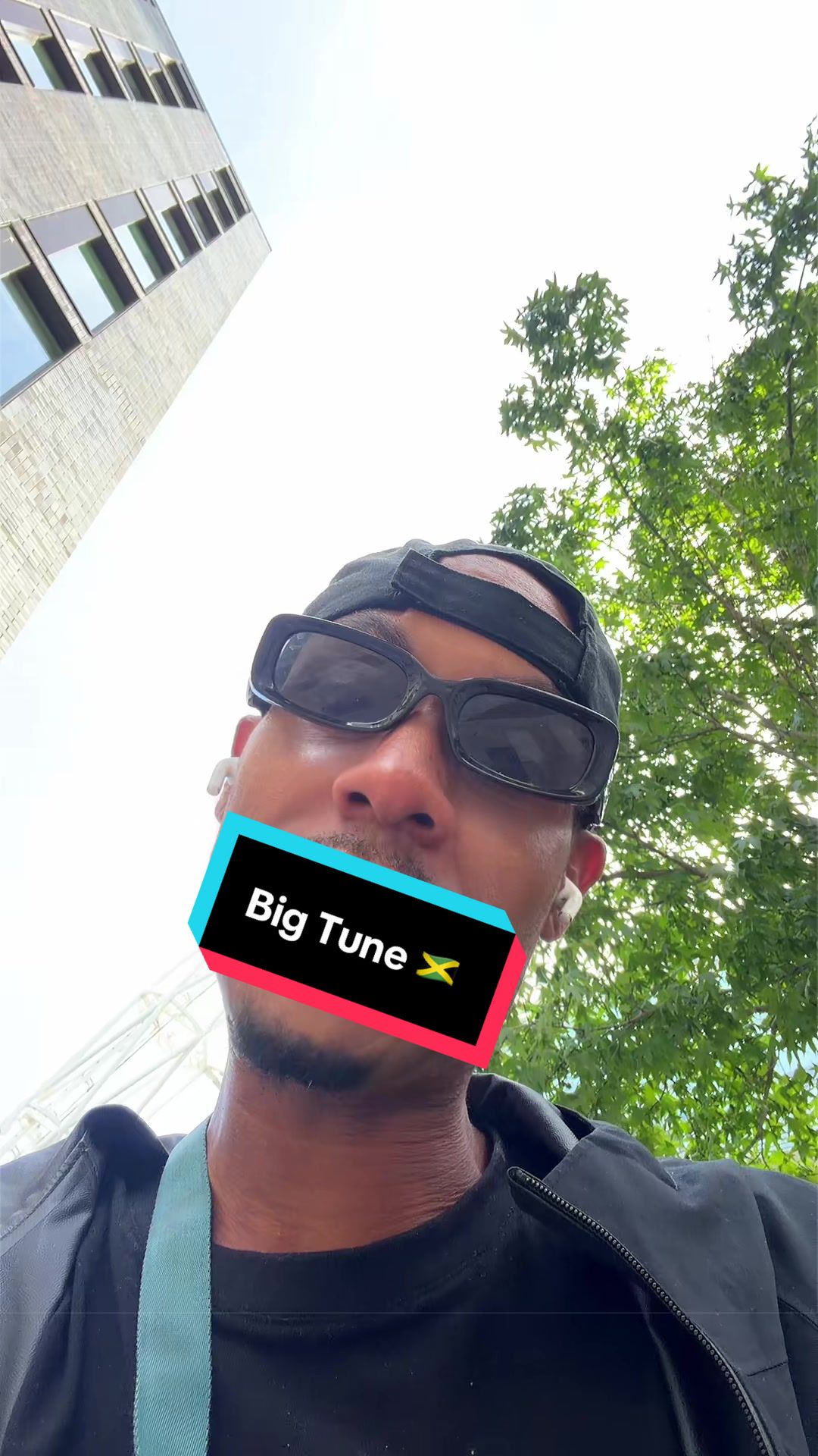 @Nayvee