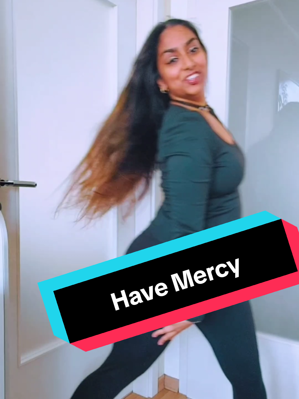 @WhoAmISarah