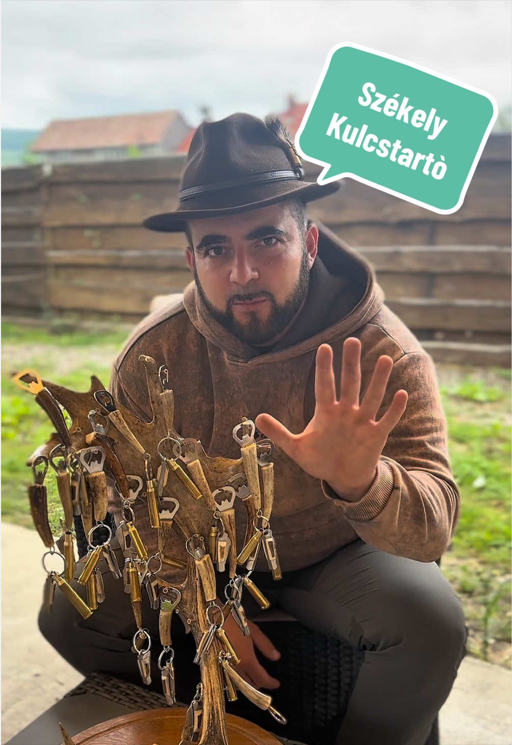 @KicsiV&aacute;ri