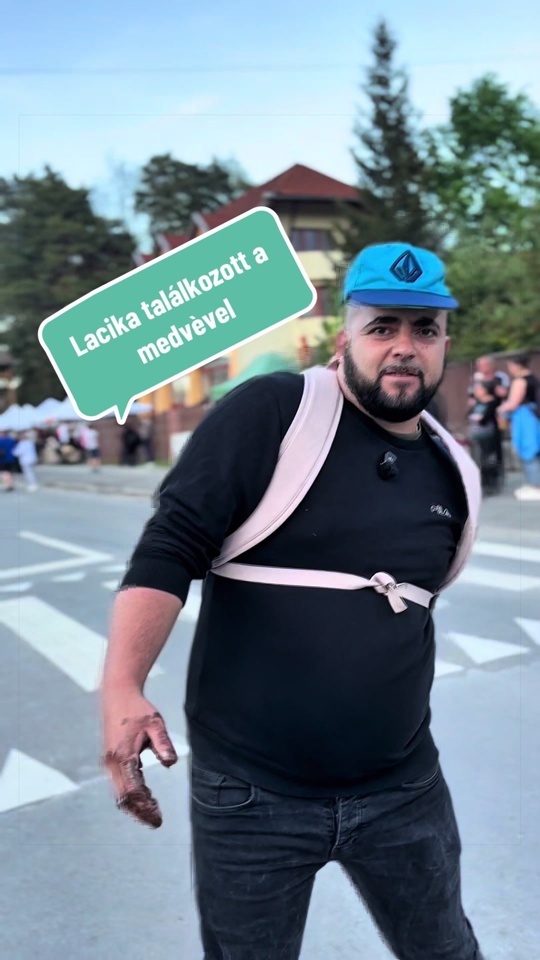 @KicsiV&aacute;ri