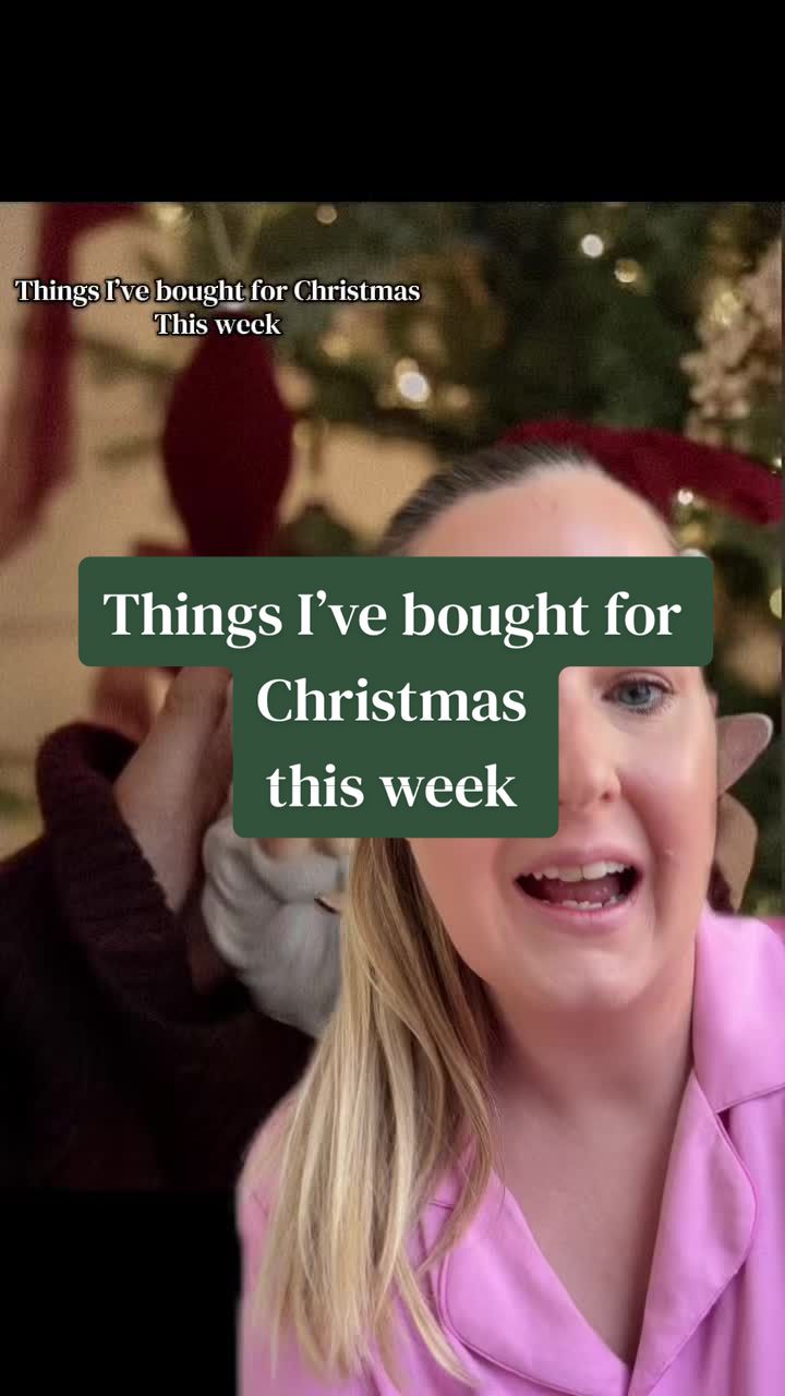@AshleighLovesChristmas