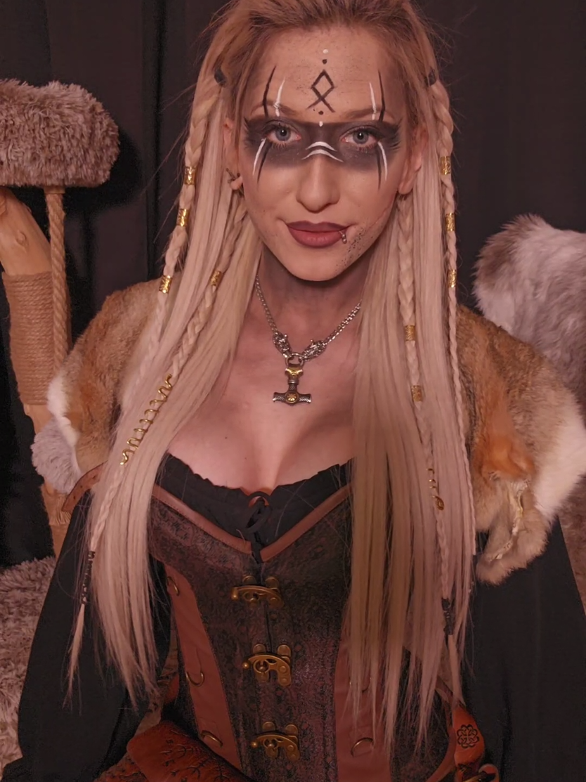 @VikingJulia