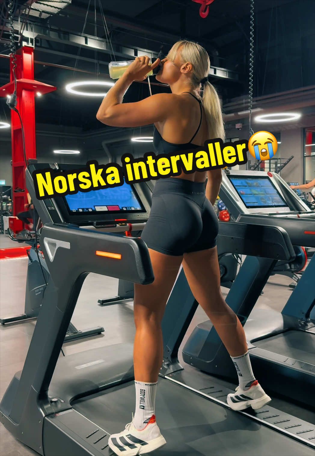 @Lydia Vaggelyr