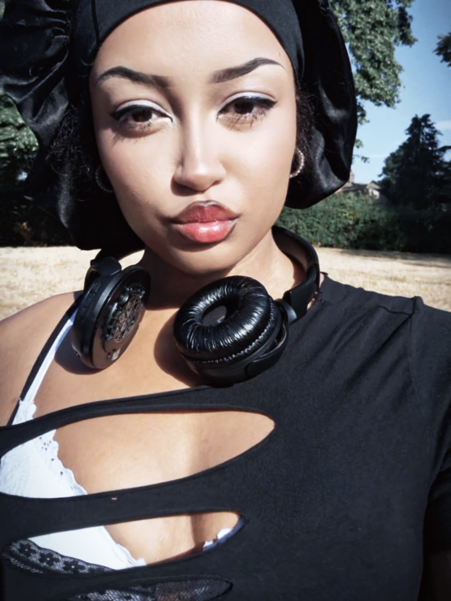 @Riaa♡