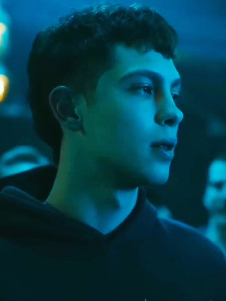 @𝐜𝐫𝐲𝐬𝐭𝐚𝐥