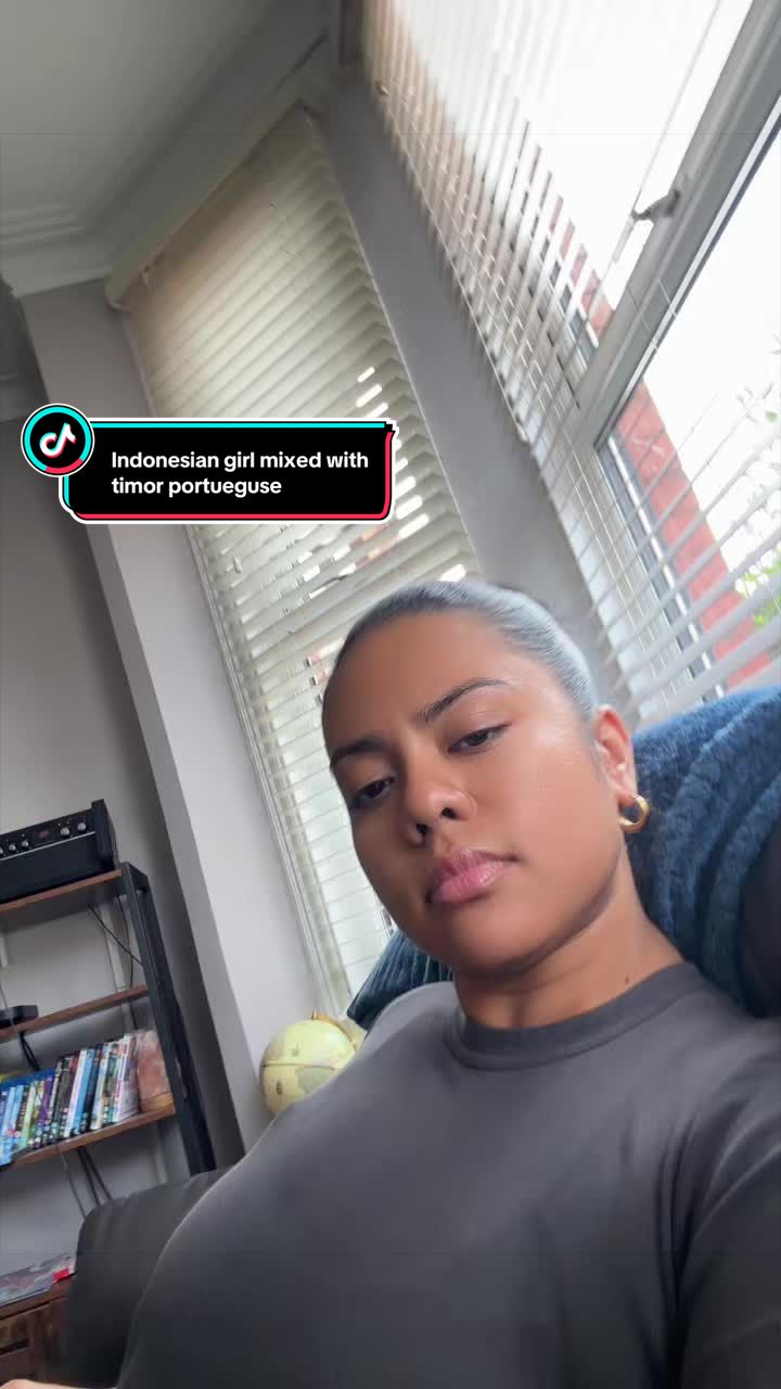 @Curlyypod