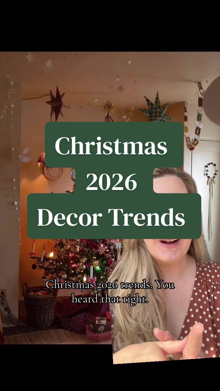 @AshleighLovesChristmas