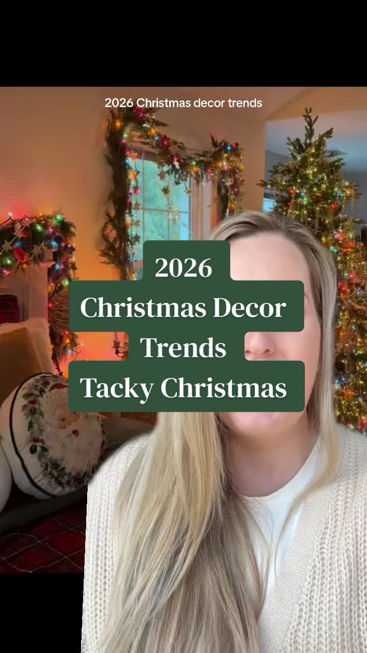 @AshleighLovesChristmas