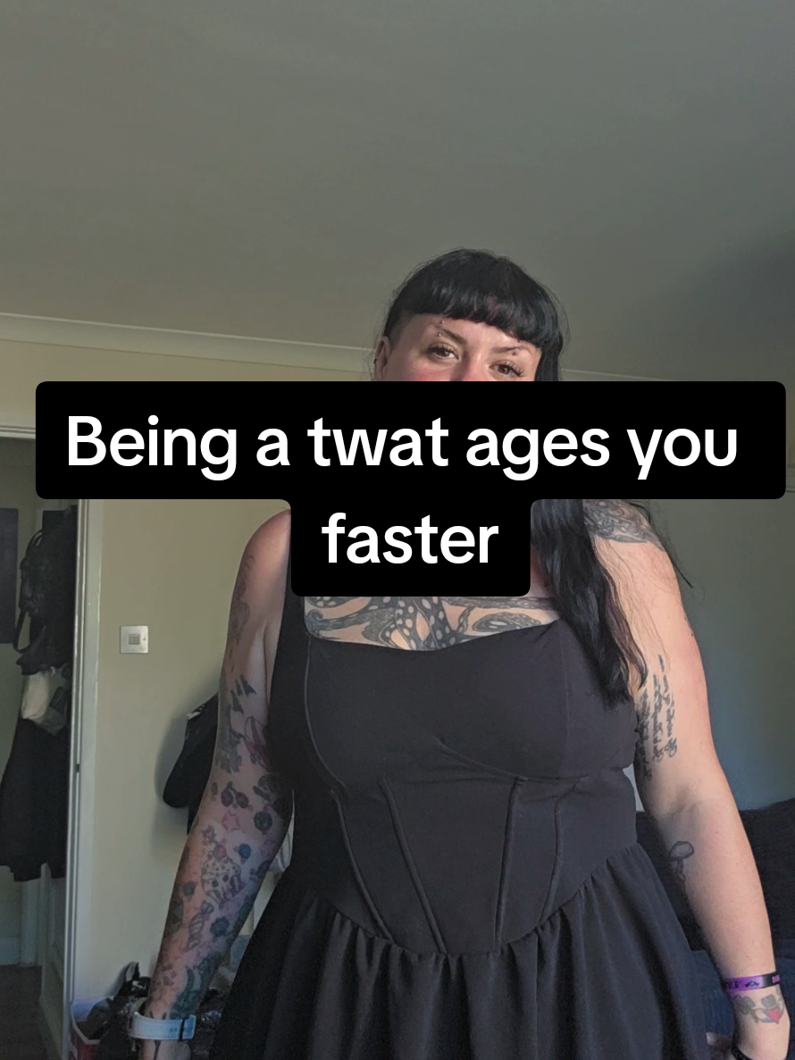 @Nai 🖤 Alt girl glows up
