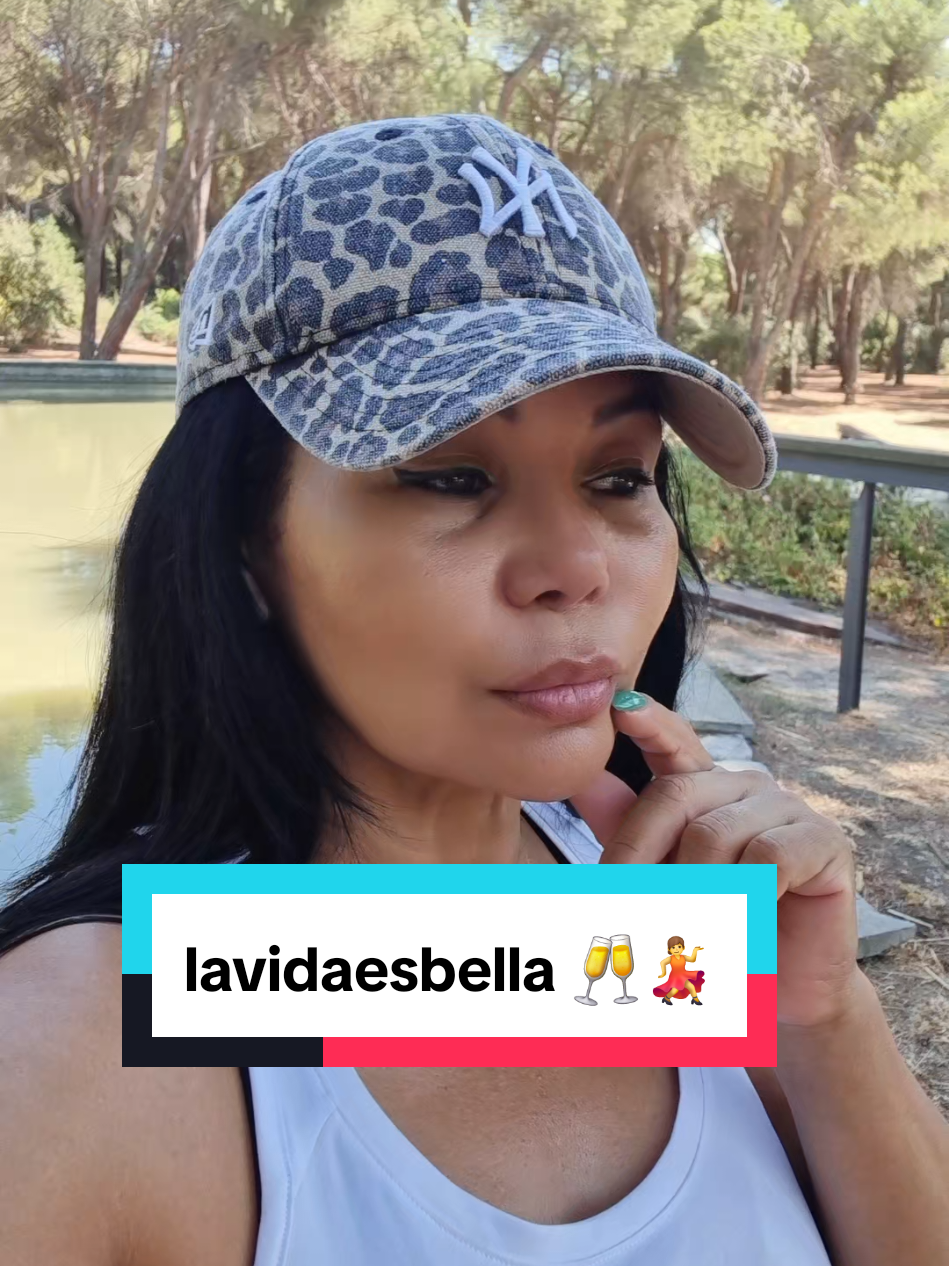 @LAVIDAESBELLA 🥂💃