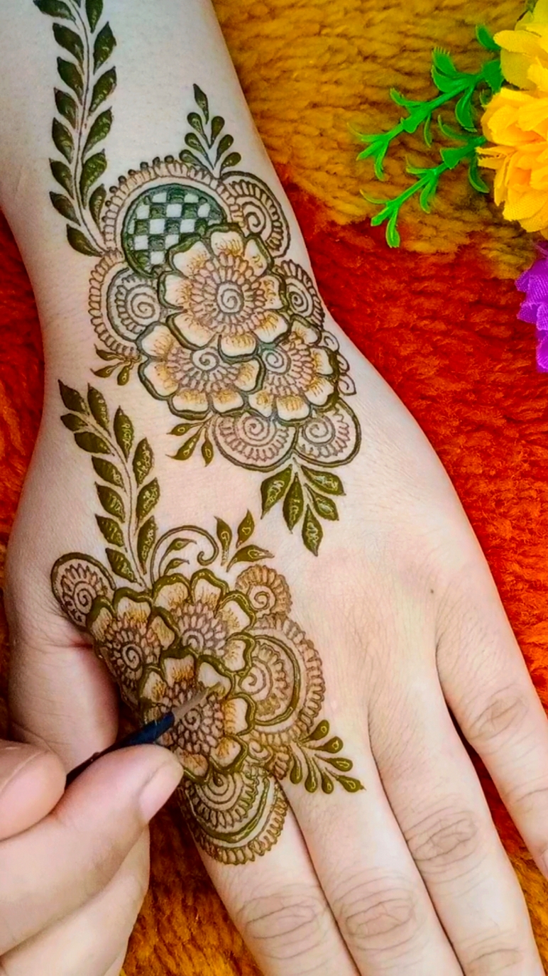 Gul Mehndi Parandi
