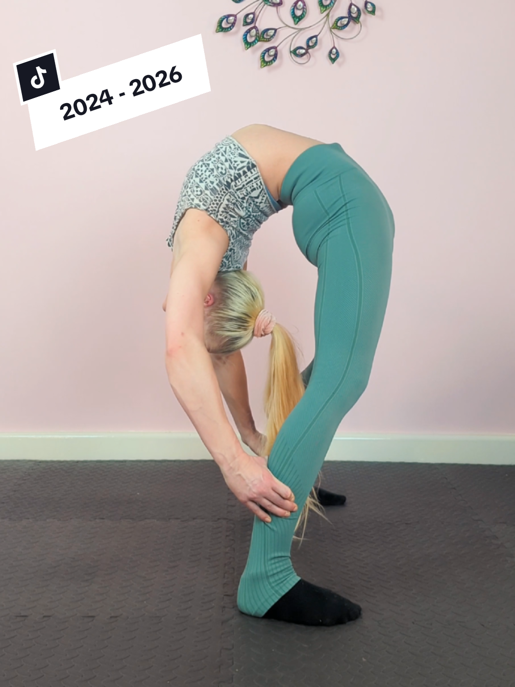 @Miss Flexible Lilly