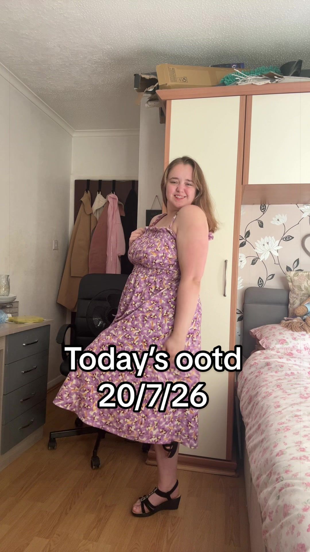 @chloe.holmes