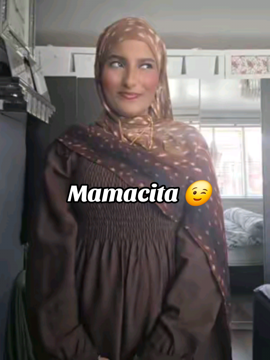 @🧕🏽