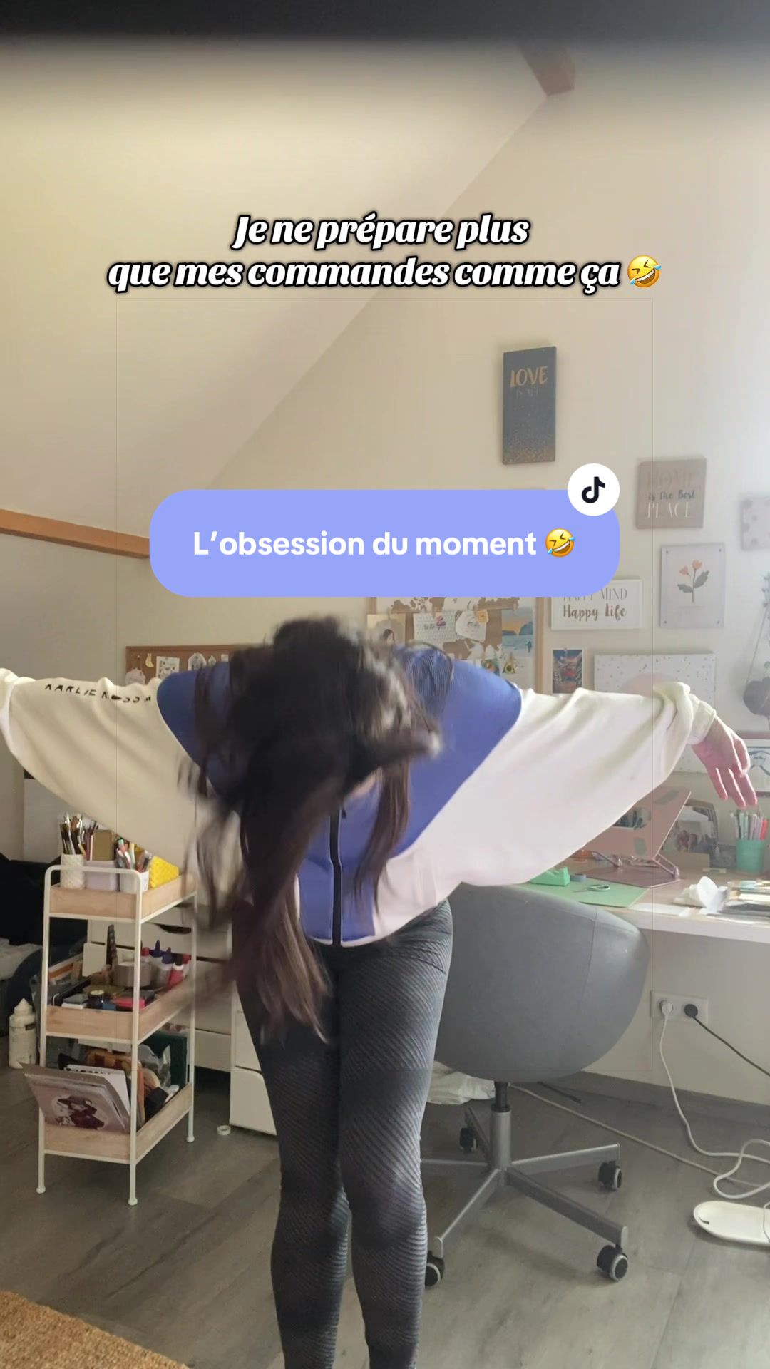 @Leaaax