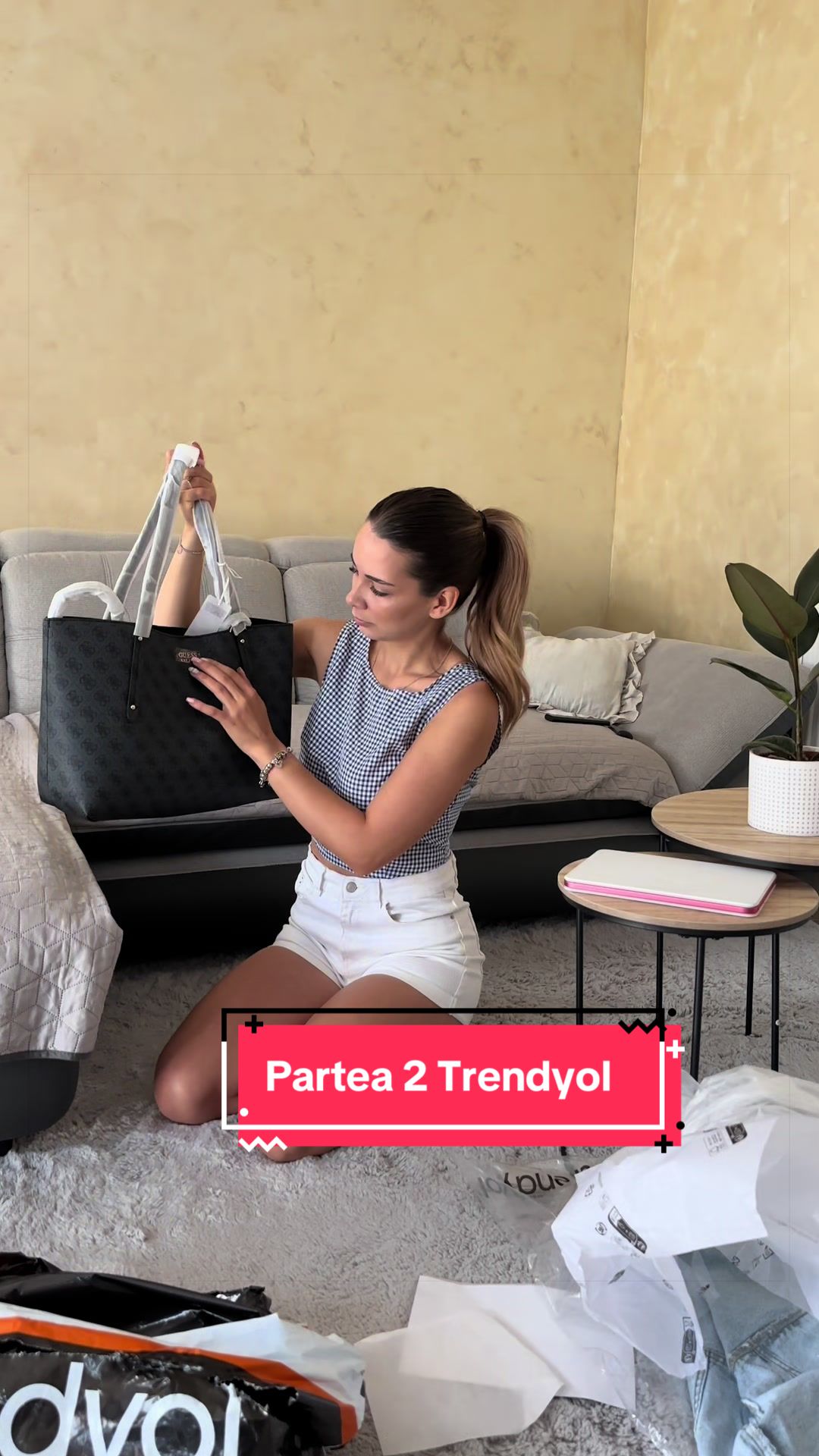 @Adela Luca
