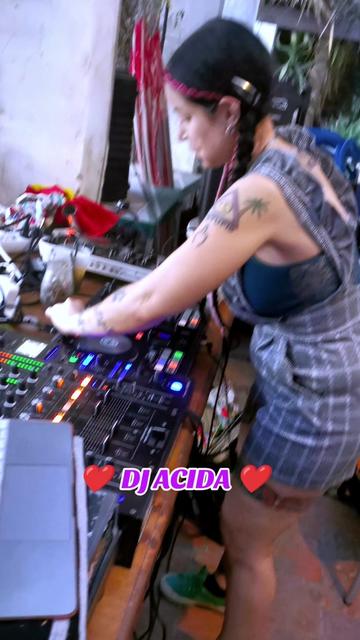 @ACIDAGIRL