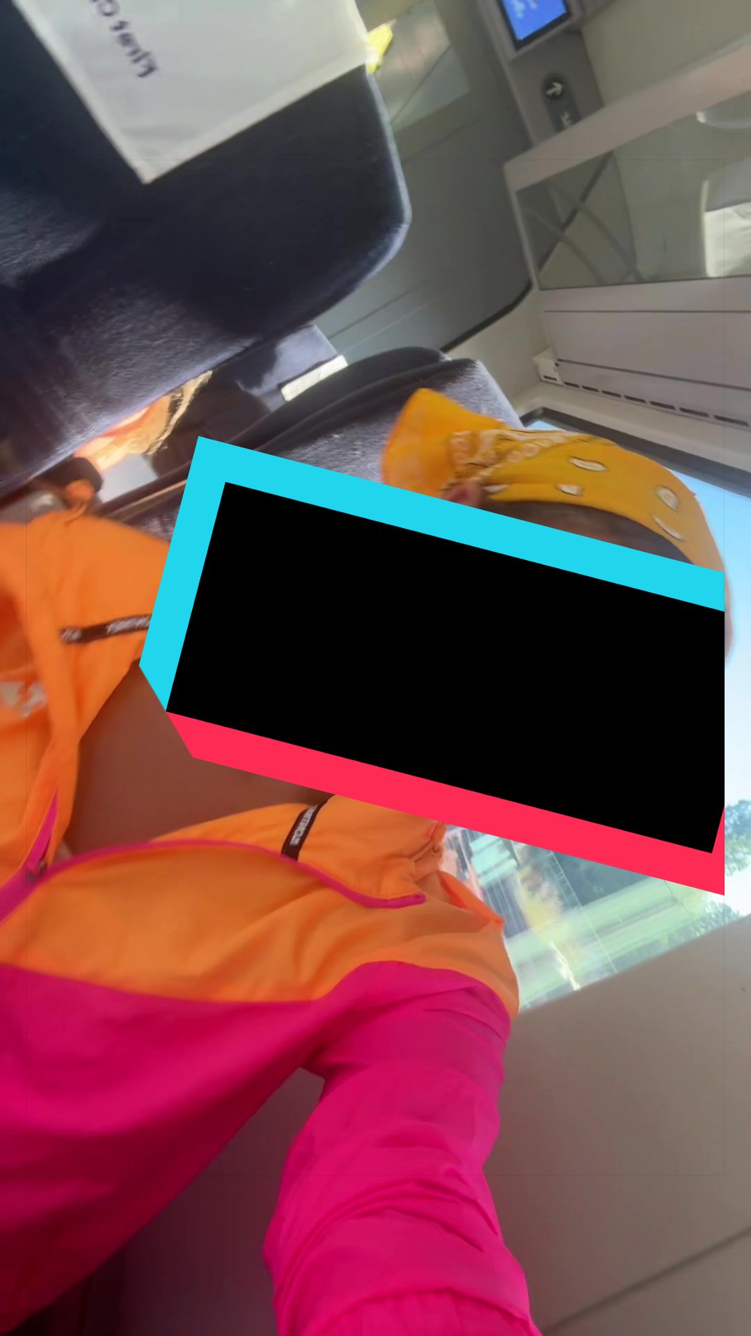 @𝐓