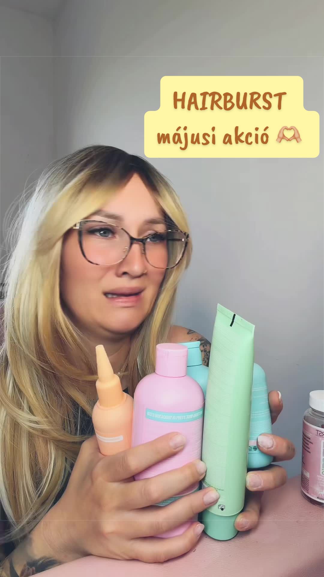 @Vivk&oacute; Nails Official 🧡