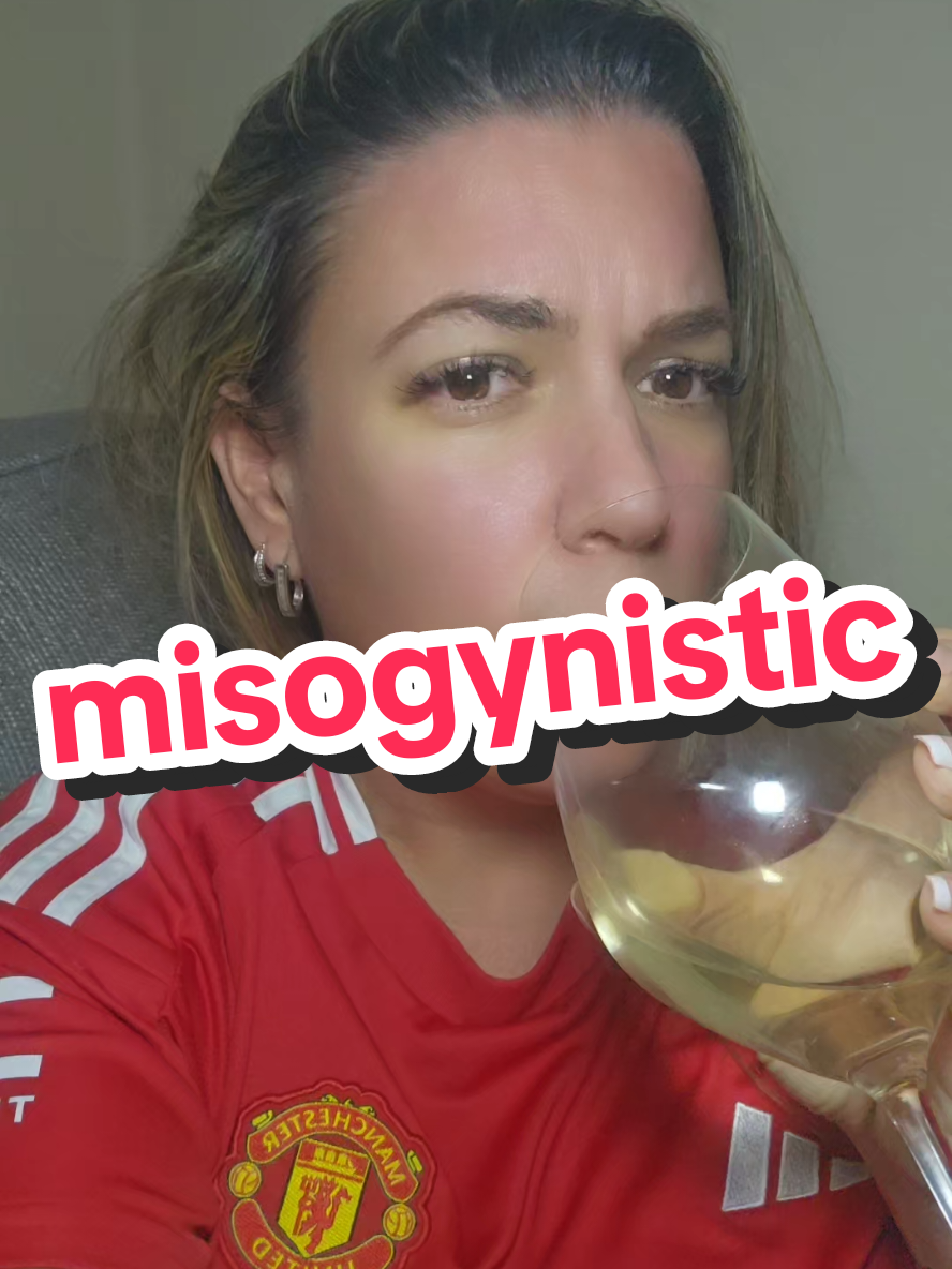 @maisielew09