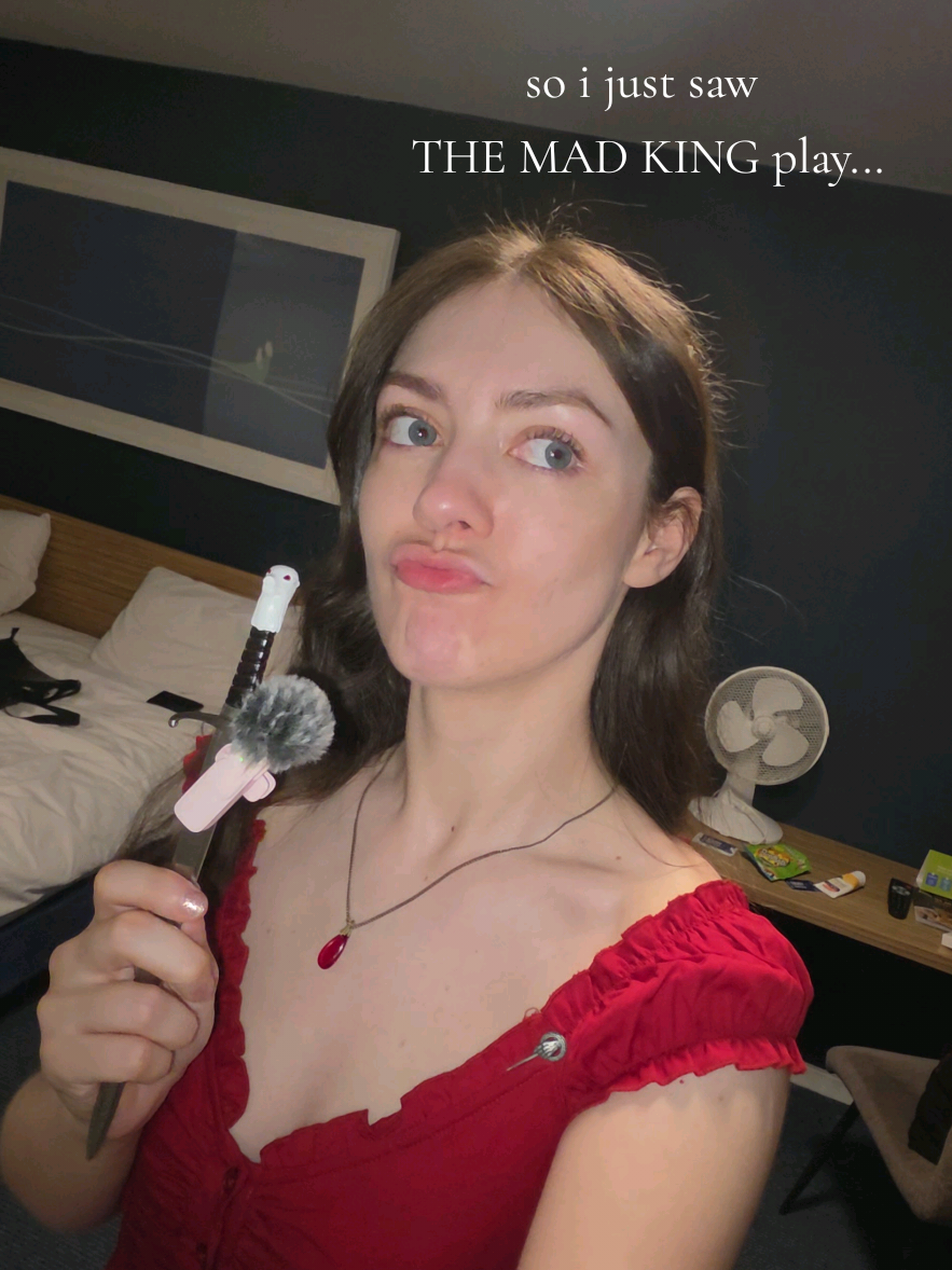 @niamh 🍎🎱✨️