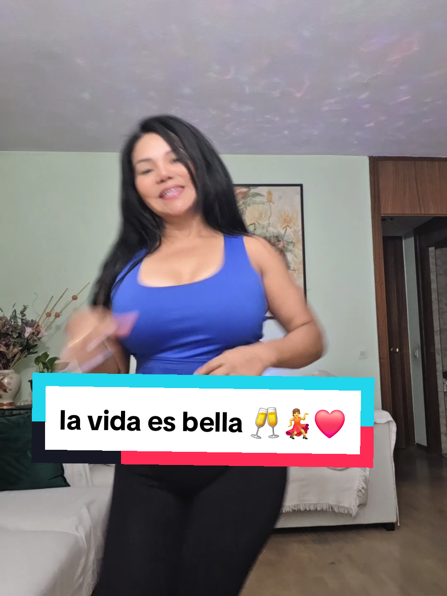 @LAVIDAESBELLA 🥂💃
