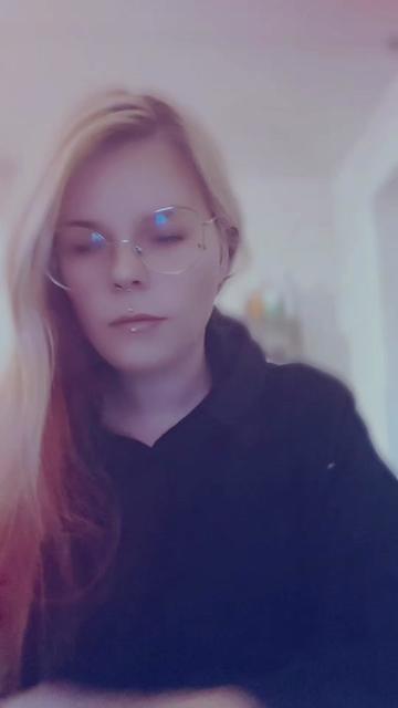 @Katastroffeenqueen