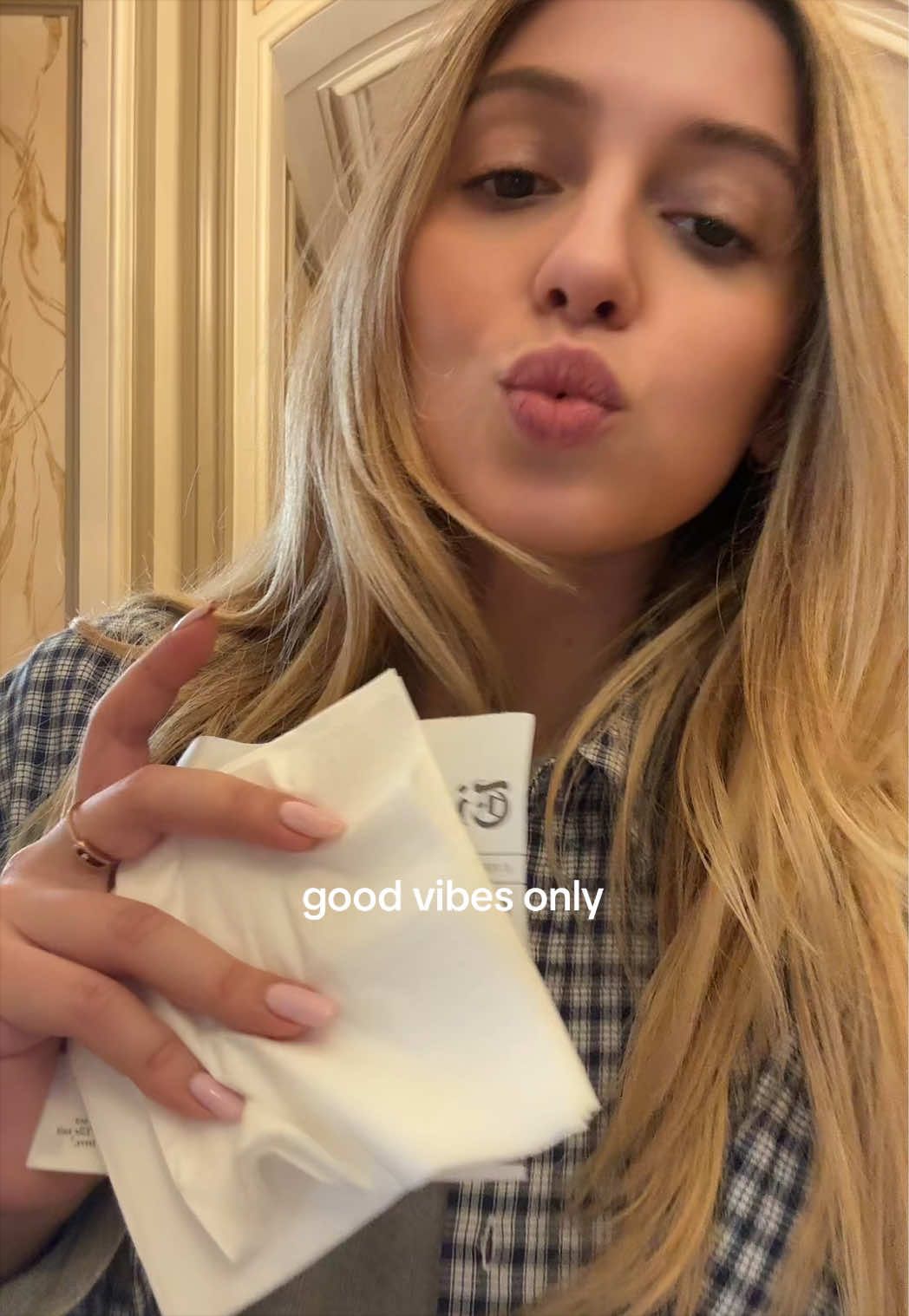 @selena