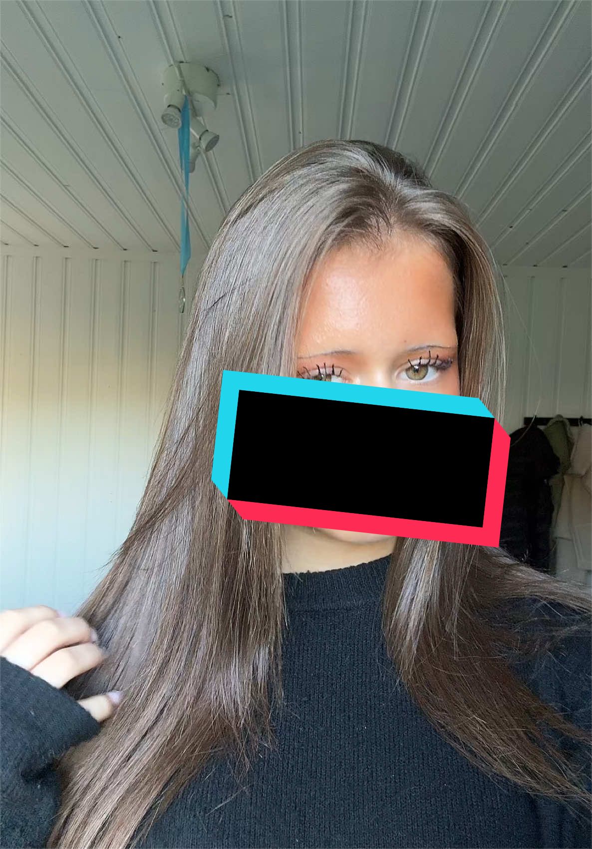 @Svea👩🏼❤️💋👩🏽