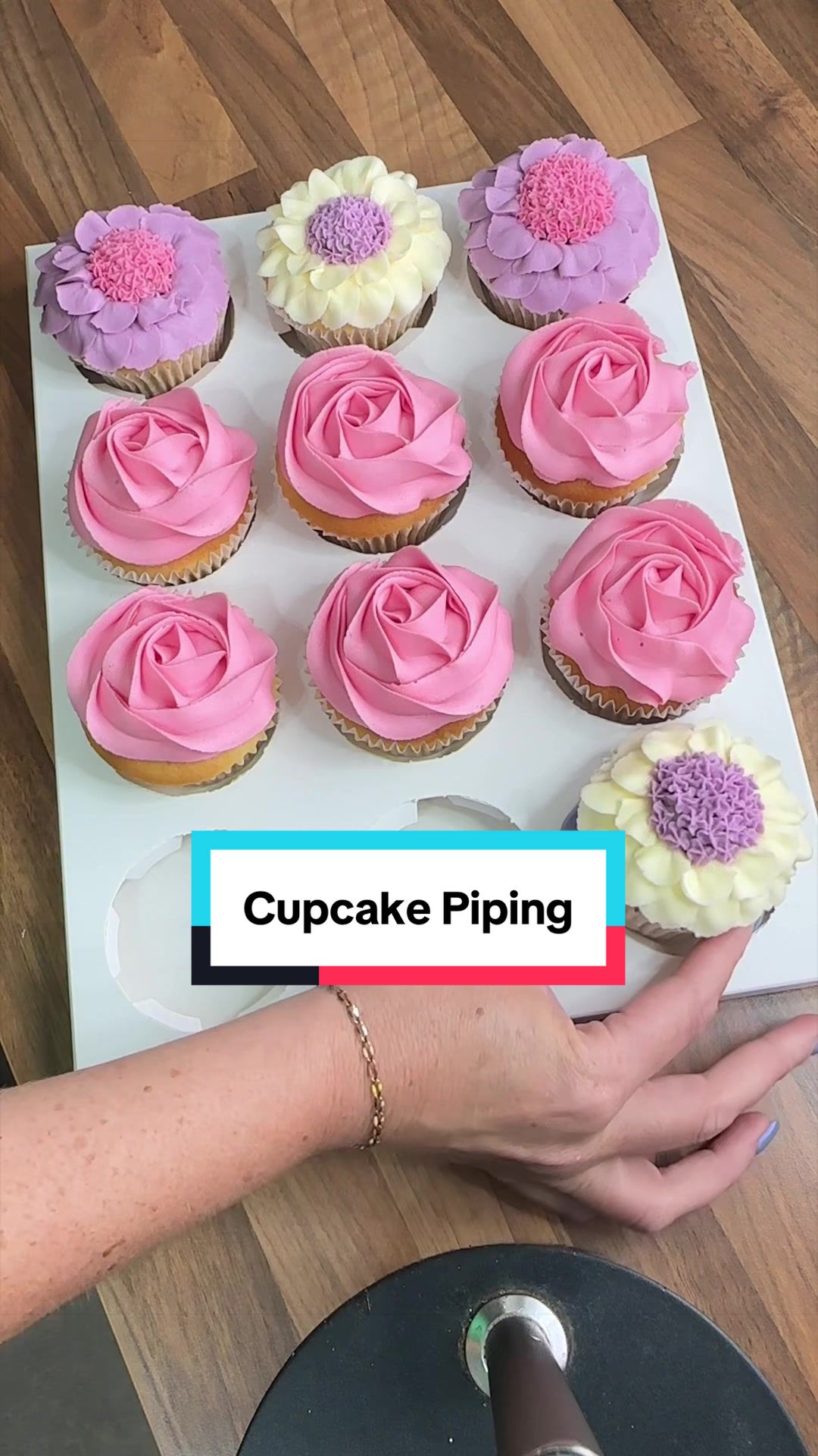 @Debbie 🏴󠁧󠁢󠁳󠁣󠁴󠁿 Cake