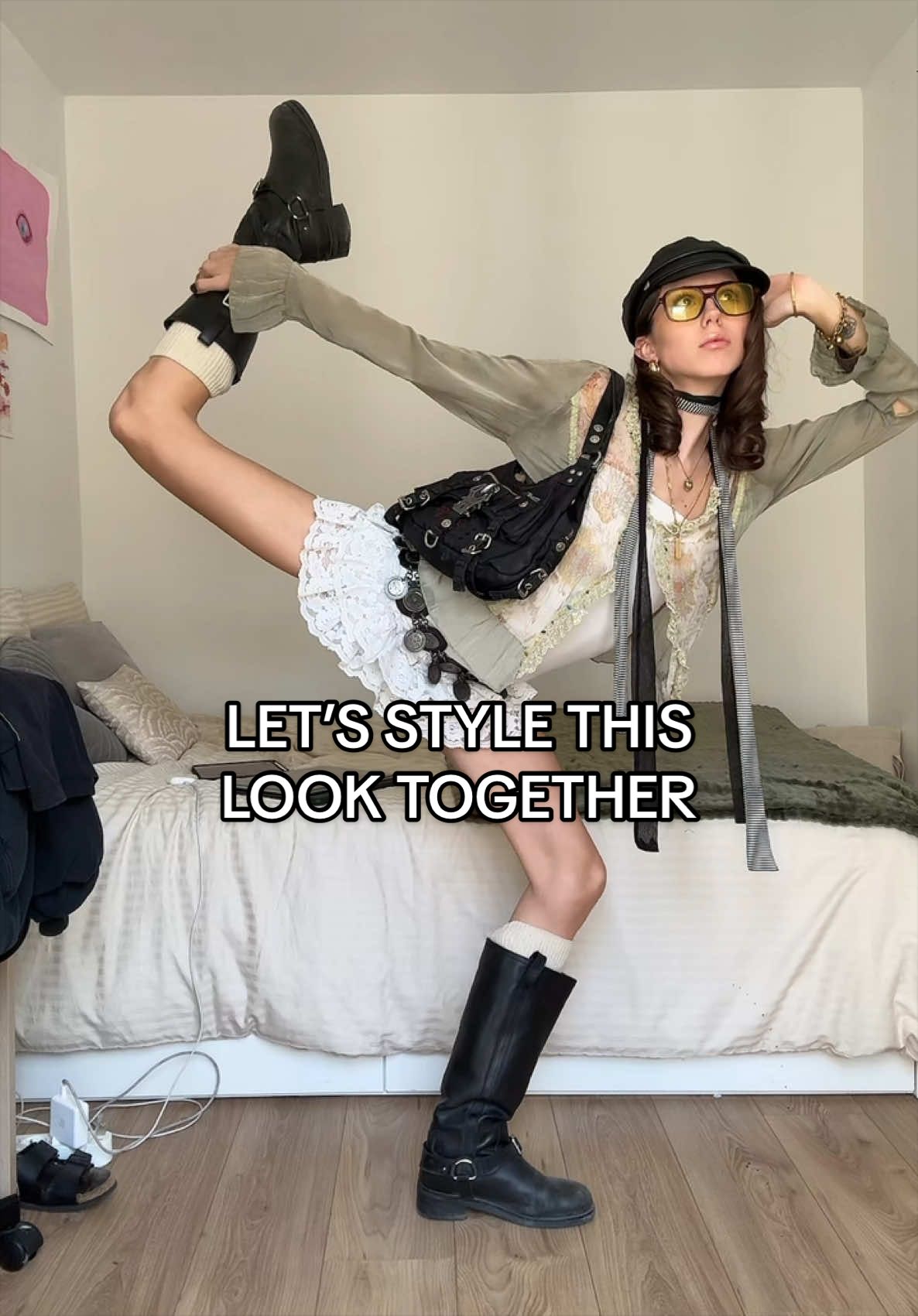 @THEHOUSEOFSIMONS