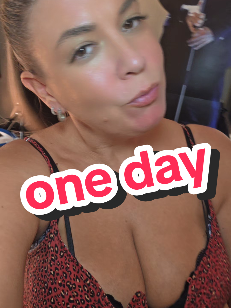 @maisielew09