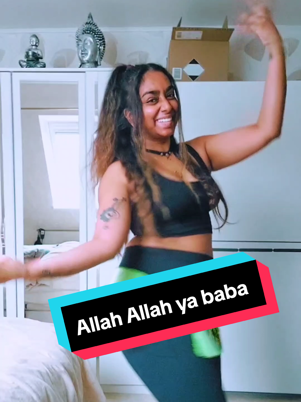 @WhoAmISarah