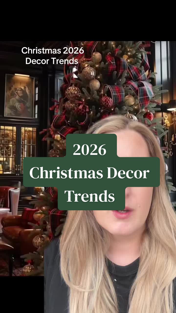 @AshleighLovesChristmas